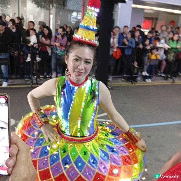 銅鑼灣「夜光巡遊」超正！🤩✨充滿濃厚藝術與節日氣息。