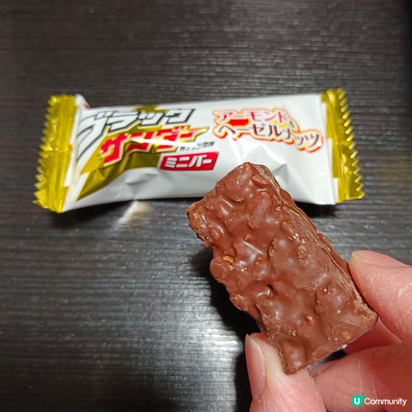 有樂製菓杏仁與榛子味雷神朱古力