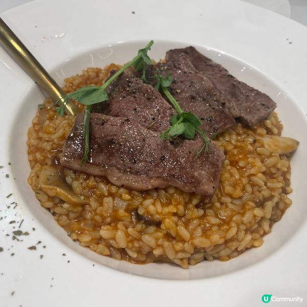 中規中矩的餐廳cafe