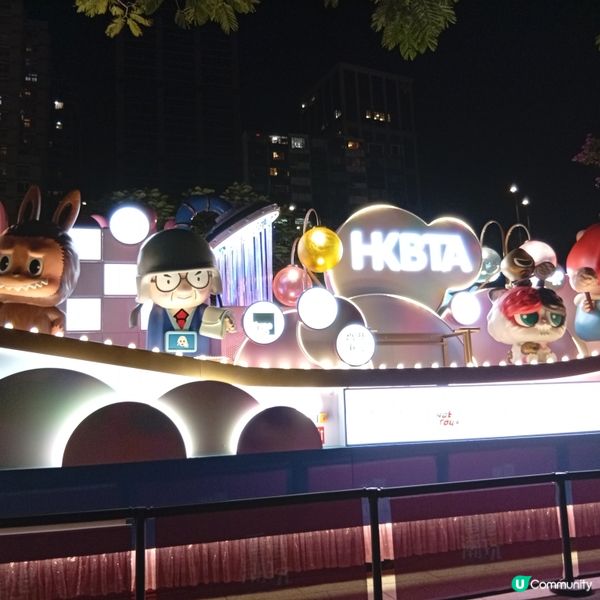 潮玩嘉年華：4米高IP公仔打卡！🤩🧸