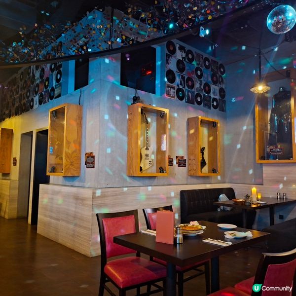 ✨️高人氣硬石餐廳嚐招牌菜傳奇漢堡💕欣賞現場樂隊演出🥳