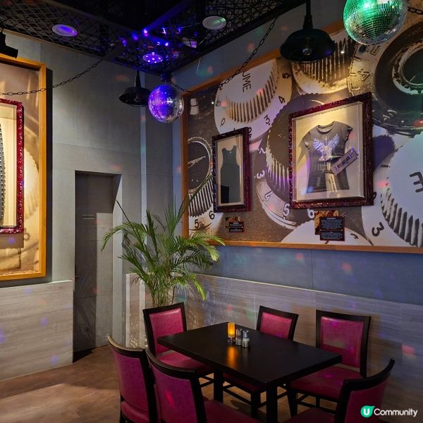 ✨️高人氣硬石餐廳嚐招牌菜傳奇漢堡💕欣賞現場樂隊演出🥳