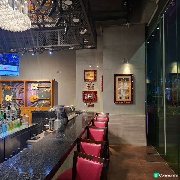 ✨️高人氣硬石餐廳嚐招牌菜傳奇漢堡💕欣賞現場樂隊演出🥳