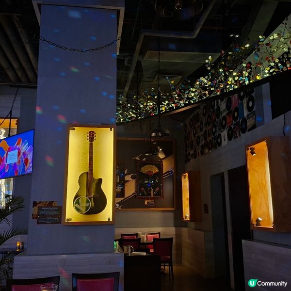 ✨️高人氣硬石餐廳嚐招牌菜傳奇漢堡💕欣賞現場樂隊演出🥳