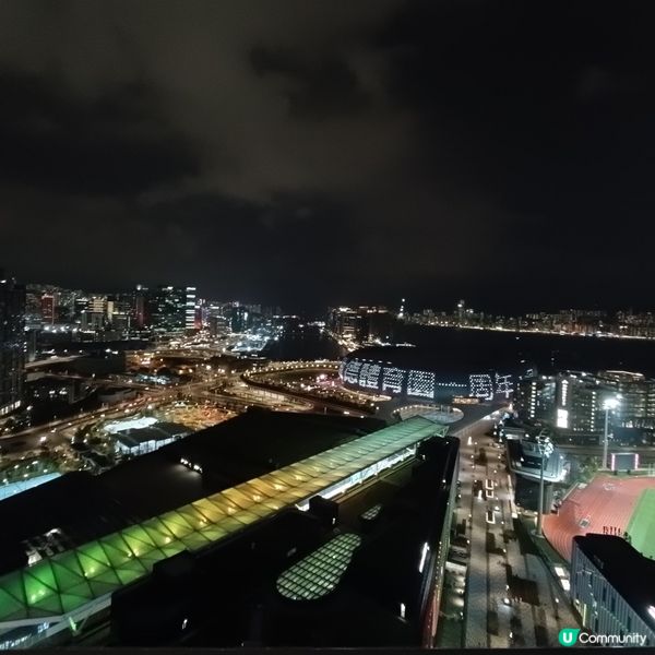 紅館同啟德聽演唱會