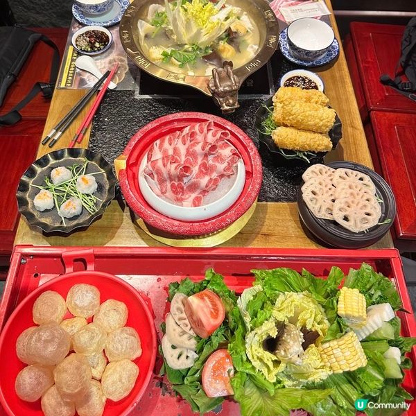 宮廷風格古色古香🍲設有兒童影院嘅高質火鍋店