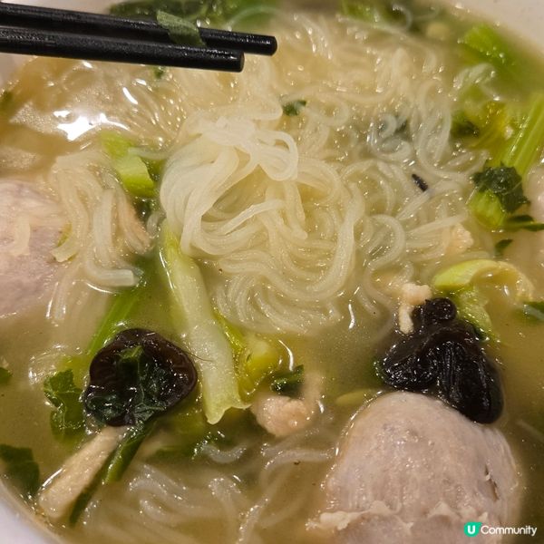 湯加酸辣金湯雞柳腩肉炸醬米線