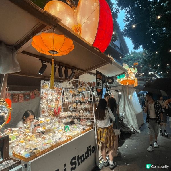 走入嶺南新天地，好似推開咗一扇時光門。白天陽光灑落喺青磚騎樓...