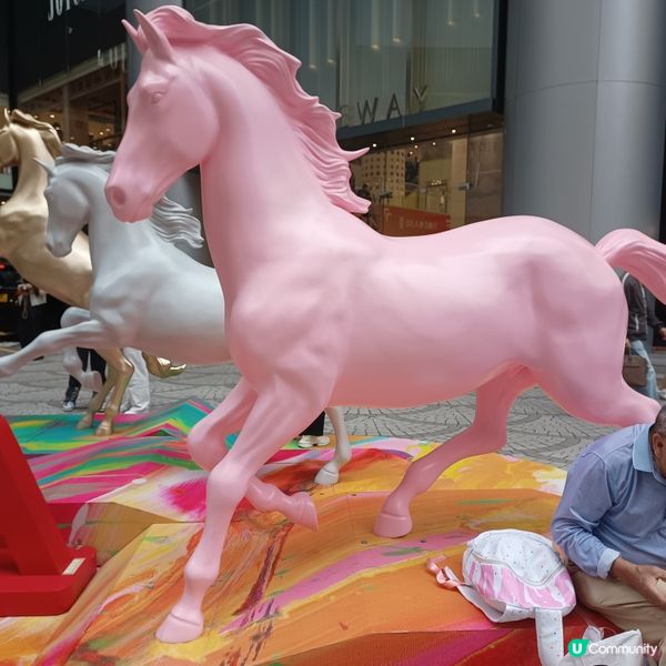 駿馬雕塑跑到海港城🐎仲有限時獎賞🤑