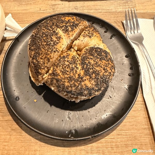 隱身於荃昌中心轉角處的「留白」，是一家低調卻充滿驚喜的小店。...