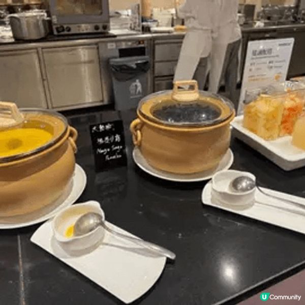 整體食物選擇非常多，擺設也十分美麗，溫度也控制得宜，食物也可...