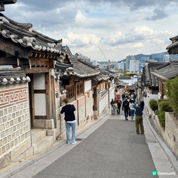 去左韓國旅行，行左行北村韓屋村，成個地方都好有舊韓屋既美感，...