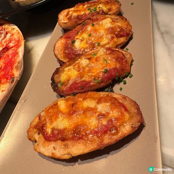 Pizza!!🍕🍕😋🤤😋🍕🍕