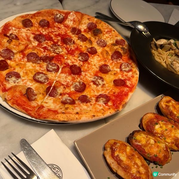 Pizza!!🍕🍕😋🤤😋🍕🍕