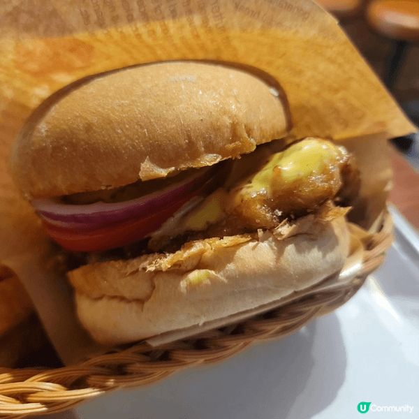 Burger Joys 係灣仔一間開咗好多年嘅美式漢堡店，位...