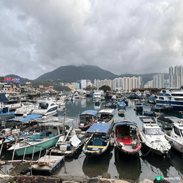 夏日炎炎，選址在鯉魚門欣賞黃昏無限好風景，品嚐美味佳餚，與一...
