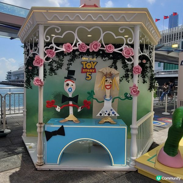 海運大廈露天廣場化身「對戰區」