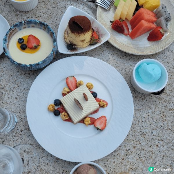 假日通常由早食到晚，all day breakfast 到韓...