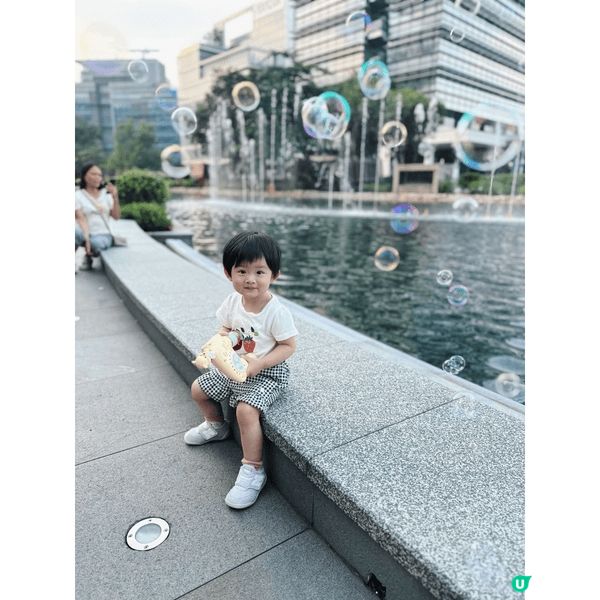 帶bb玩泡泡