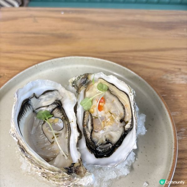 環境好靚，白色外牆加大玻璃窗，日頭光猛舒服，夜晚燈光柔和，好...