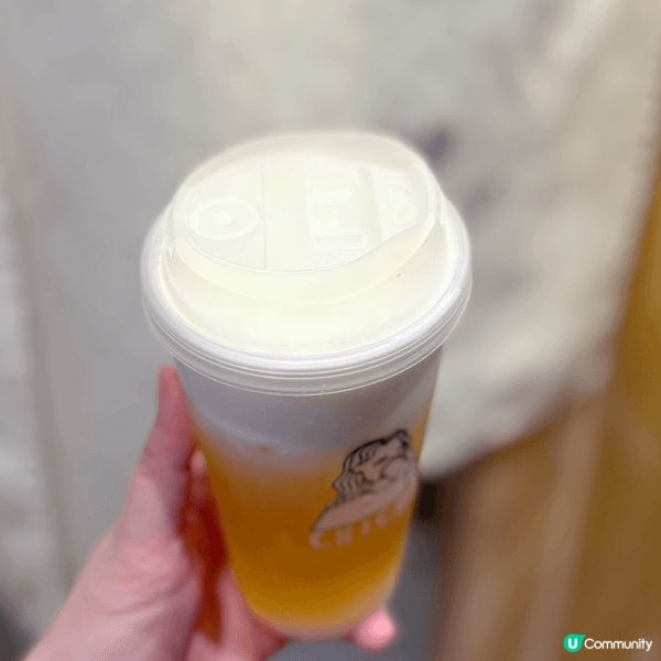 今次嚟到觀塘的「茶痴」，佢地主打真材實料的新鮮水果茶同綿芝奶...