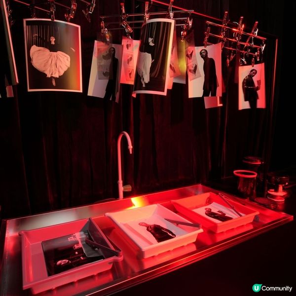 HKDI張國榮展覽首度公開珍藏照片！復刻演唱會經典咪座打卡位