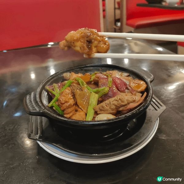 嚥宮係一間以粵菜同火鍋為主嘅中菜館，喺堅尼地城，環境普通街坊...