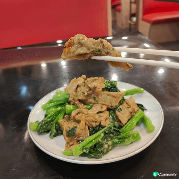嚥宮係一間以粵菜同火鍋為主嘅中菜館，喺堅尼地城，環境普通街坊...