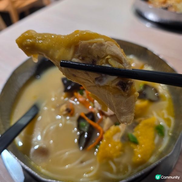 高質觀塘雞駅花膠雞米線專門店