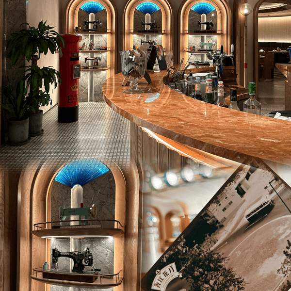  

〰️ 店舖裝潢選取香港起飛，繁華時代作為背景，亦展出年代感十足嘅聽筒、人力車，盛載食物裝盤亦顯出高...