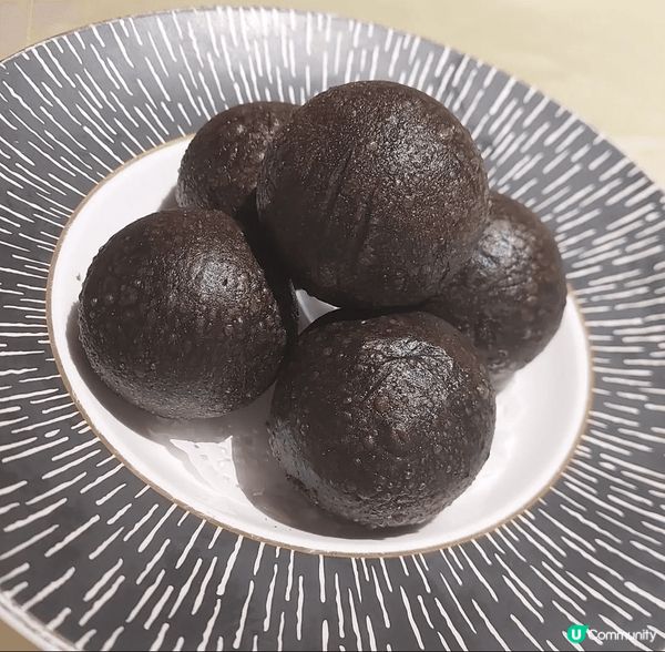 餐廳位於中山市。圖中的「一口流心糯米糍／精」是我最愛的一道菜...