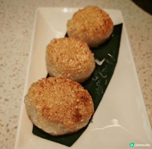 樂天皇朝的黑松露蝦子鍋塔豆腐夠特色, 其他甜品都唔錯, 價錢...