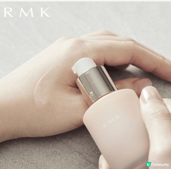 我屬於乾性皮膚，表面好油，但底層好乾，搞到經常有脫妝的場面出...