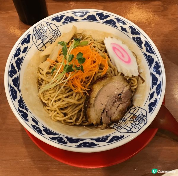 位於大板道頓堀的拉麵店，店內除了有湯拉麵，還有沾麵、餃子?可...