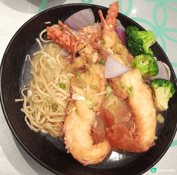 因為怕難訂座，今年提早約家人食團年飯，第一次在銅鑼灣稻香食晚...