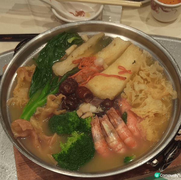 因為怕難訂座，今年提早約家人食團年飯，第一次在銅鑼灣稻香食晚...