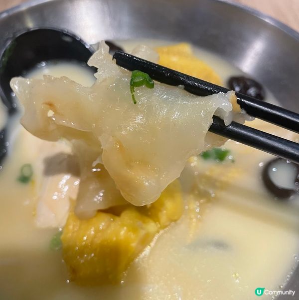 駱駝漆人氣食店～雞駅花膠雞米線