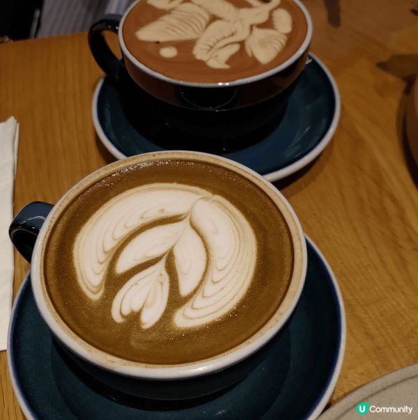 尖咀文青打卡Cafe📸！墨魚汁意粉超正😋！