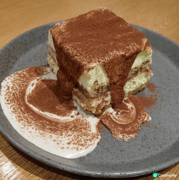 尖咀文青打卡Cafe📸！墨魚汁意粉超正😋！