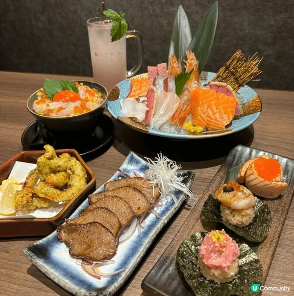 此分店開業半年左右，裝修具特色，餐枱間夠闊落，配上柔和嘅燈光...