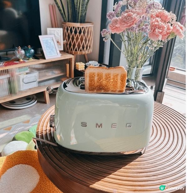 咕臣是客廳必備的佈置之一 ，跑完步整天工作後能在梳化上舒舒服...