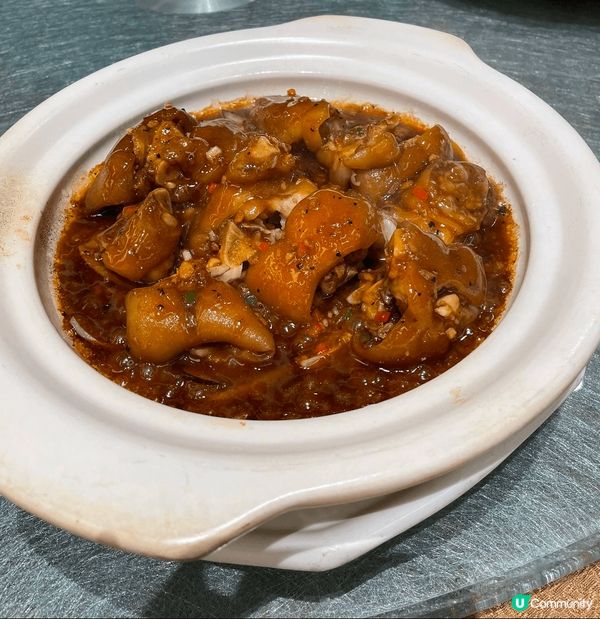 深圳鹽田港享用美味海鮮和小菜，價錢合理，位置又交通方便。