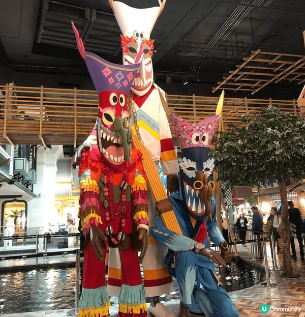 去泰國iconsiam行街真係超開心嘅體驗！呢個商場好大，好...