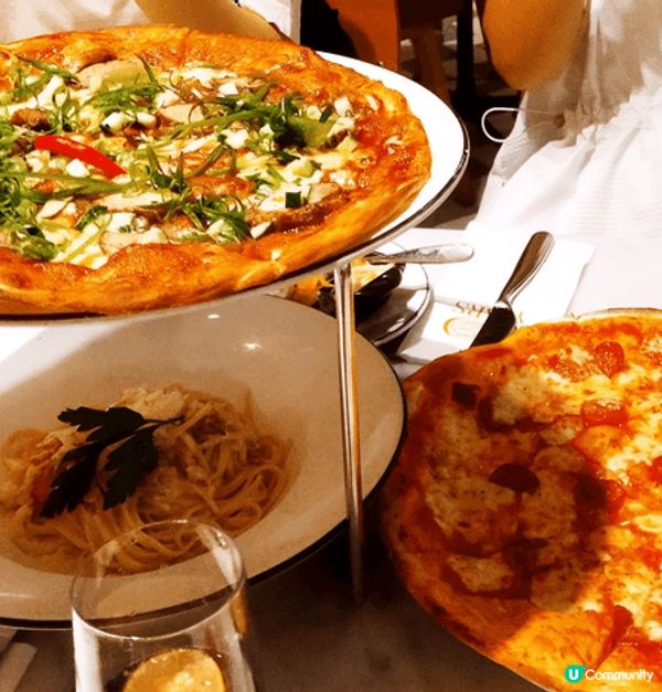 Pizza Express 結合了經典西式焗烤與創意薄餅，風...