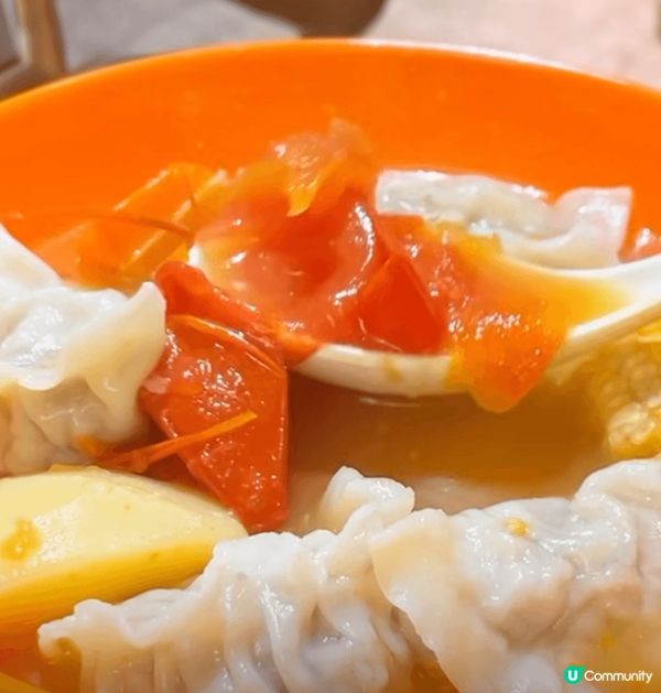 屯門隱世餃子店，煎餃$49有6隻，湯餃$46有6隻，多汁好味...