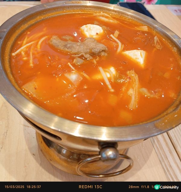 中山美食價廉物美，尤其其中一間韓式美食，是汤麵、沙律飯和海鮮...