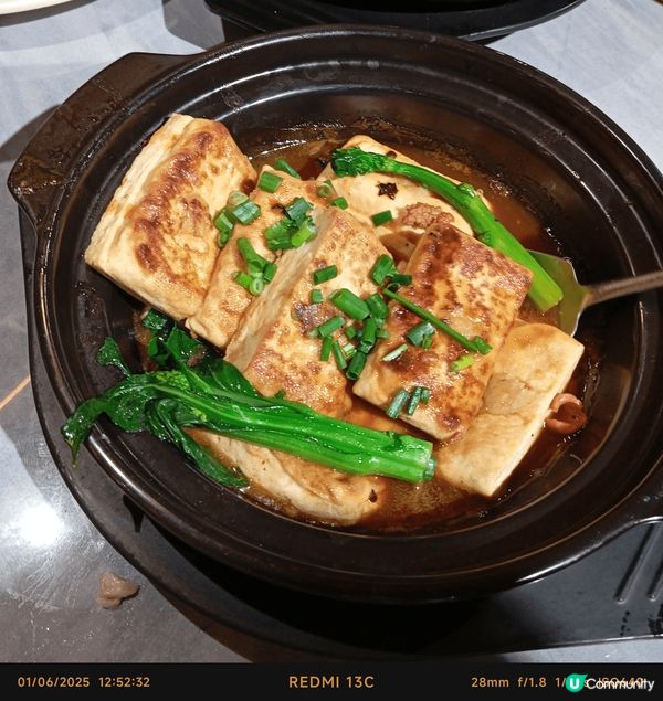 深圳有很多美食，這間餐廳的排骨好好味，豆腐很滑，排骨湯很潤，...