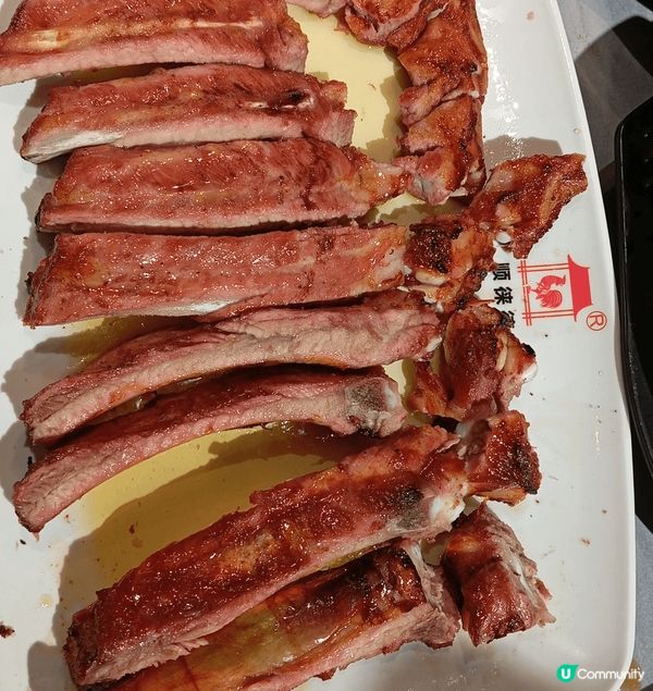 深圳有很多美食，這間餐廳的排骨好好味，豆腐很滑，排骨湯很潤，...