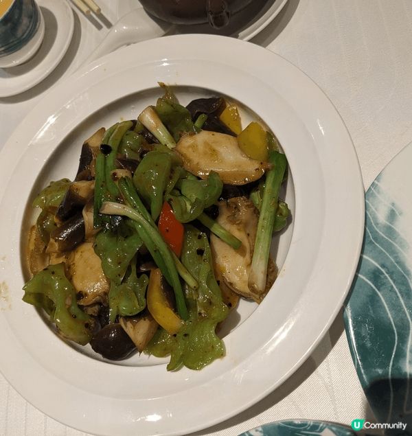 尖沙咀翠園最近推出既粵式・雲南4人餐，有特色味道唔錯，套餐包...