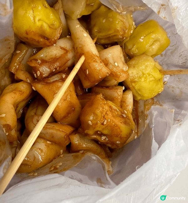 香港特色小食一定係粉腸、燒賣、雞蛋仔，真的好味又便宜。